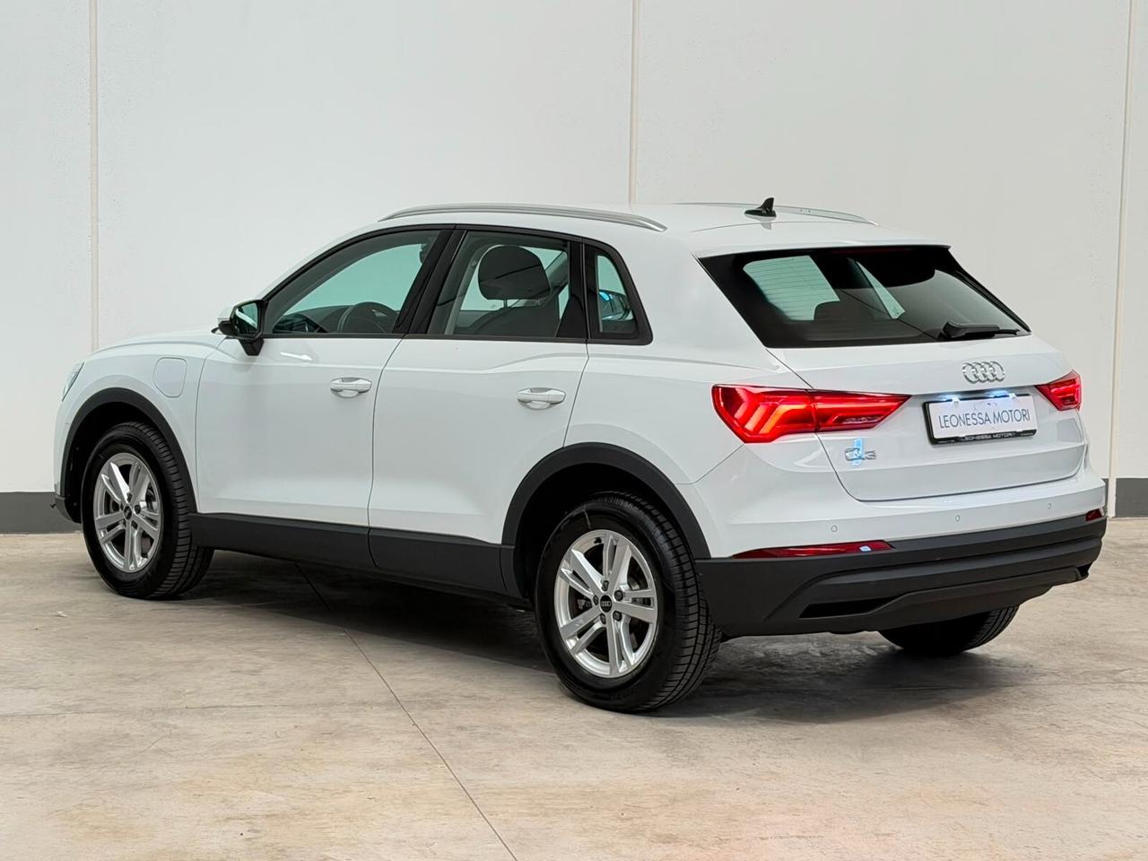 Audi Q3 45 TFSI e S tronic Business