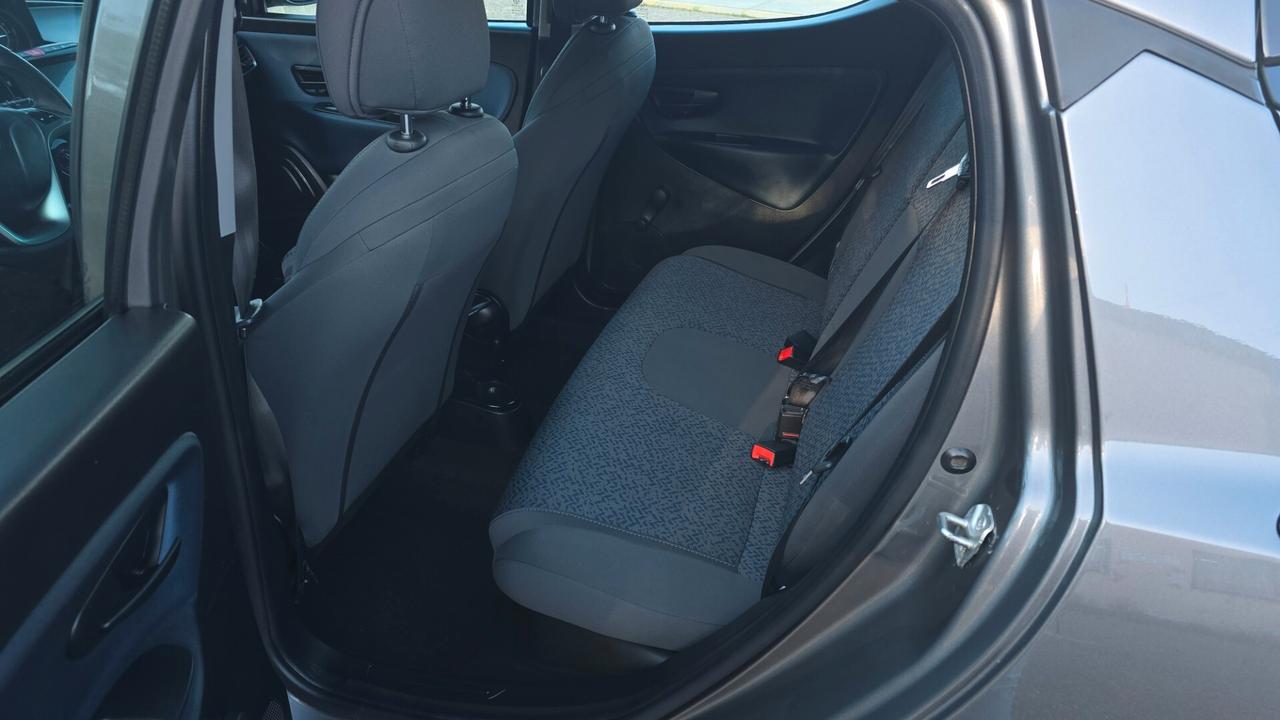 Lancia Ypsilon 1.0 FireFly 5 porte S&S Hybrid Gold