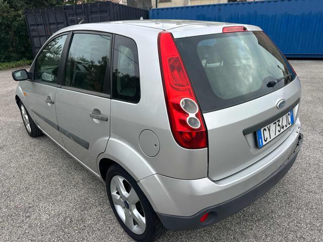 FORD Fiesta 1.4 TDCi 5p. Ghia senza nessun lavoro da fare