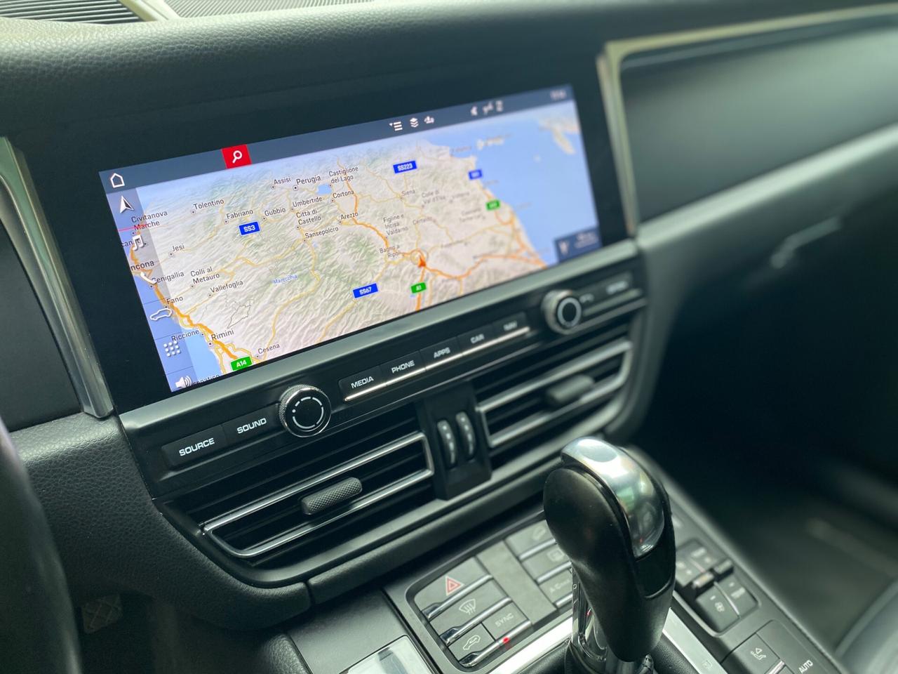 Porsche Macan 2.0 tetto panoramico 245 cv