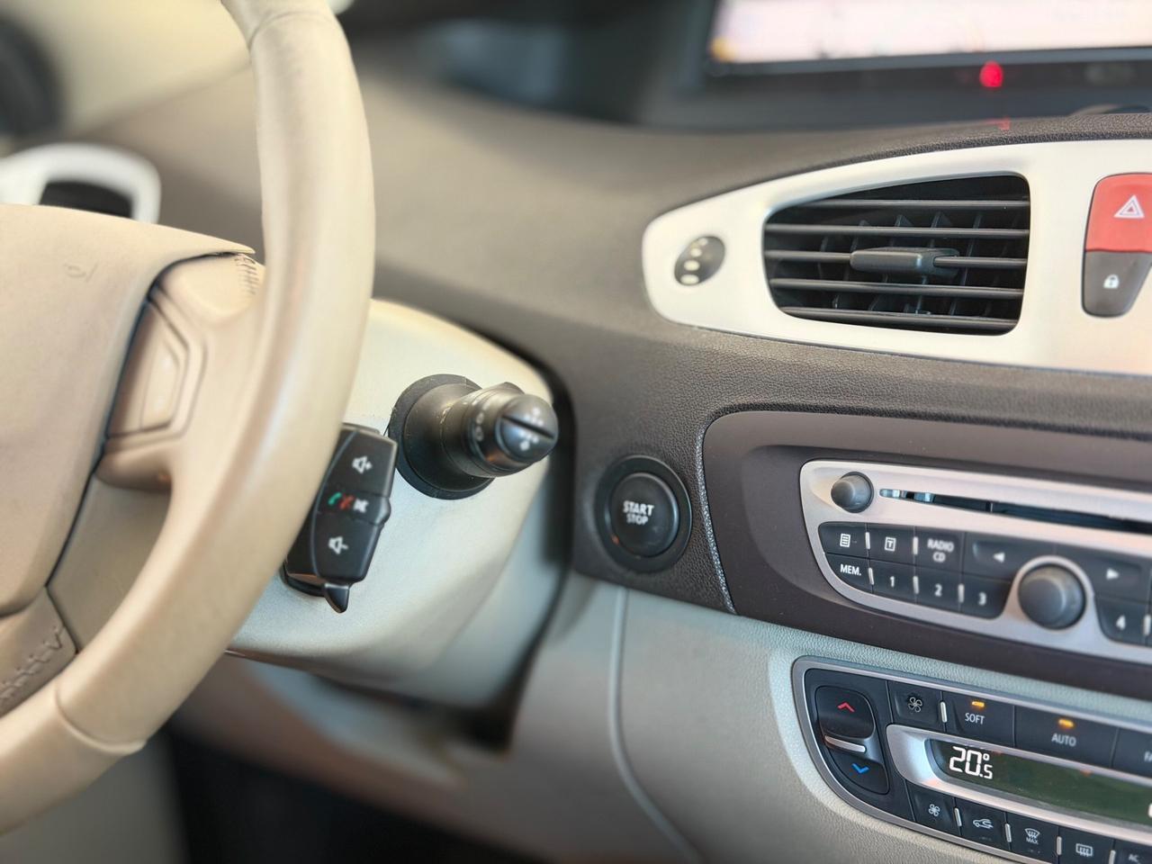 Renault Scenic Scénic X-Mod 1.9 dCi 130CV Luxe
