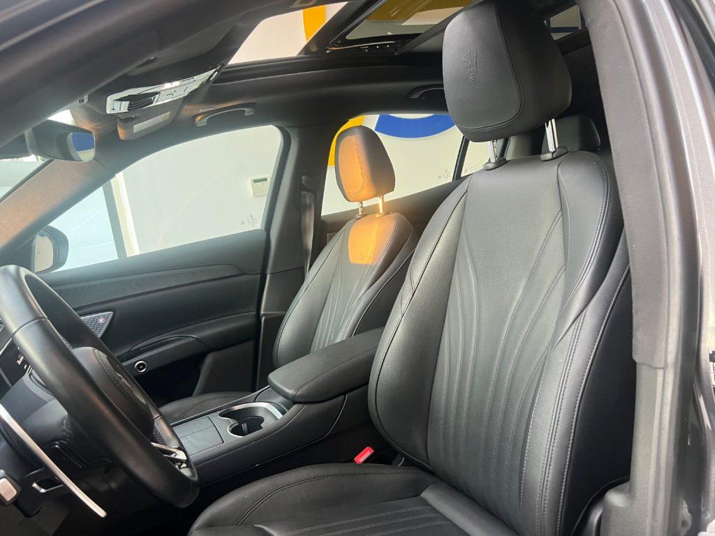 Maserati Grecale MHEV 300 CV AWD GT tetto panoramico da€549,00