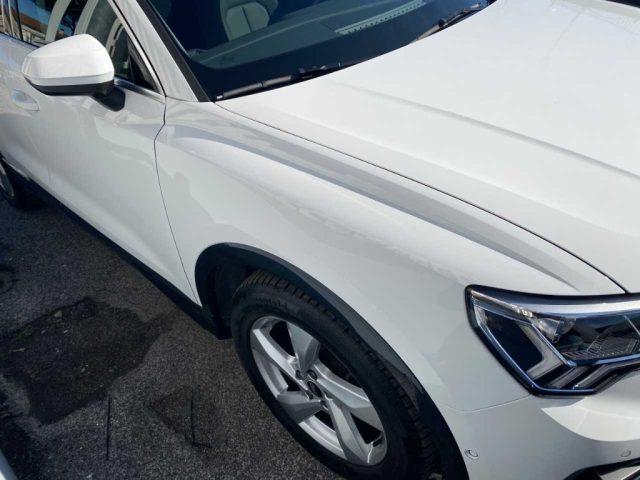 AUDI Q3 35 TDI Business Advanced