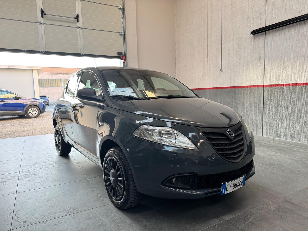 Lancia Ypsilon 0.9 TwinAir 85 CV 5 porte Metano Ecochic Gold