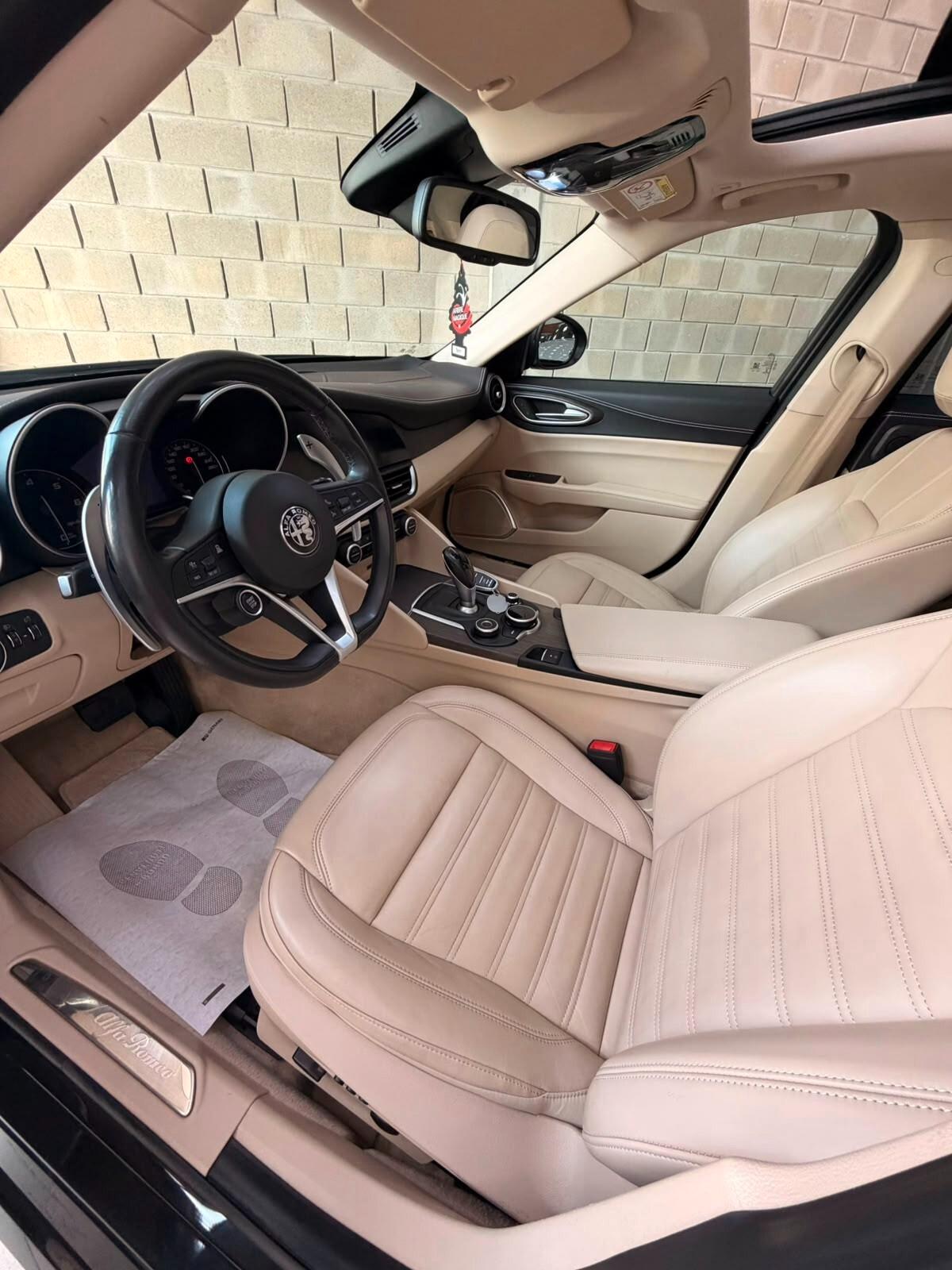 Alfa Romeo Giulia 2.2 190 CV AT8 Lusso - Tetto - Pelle