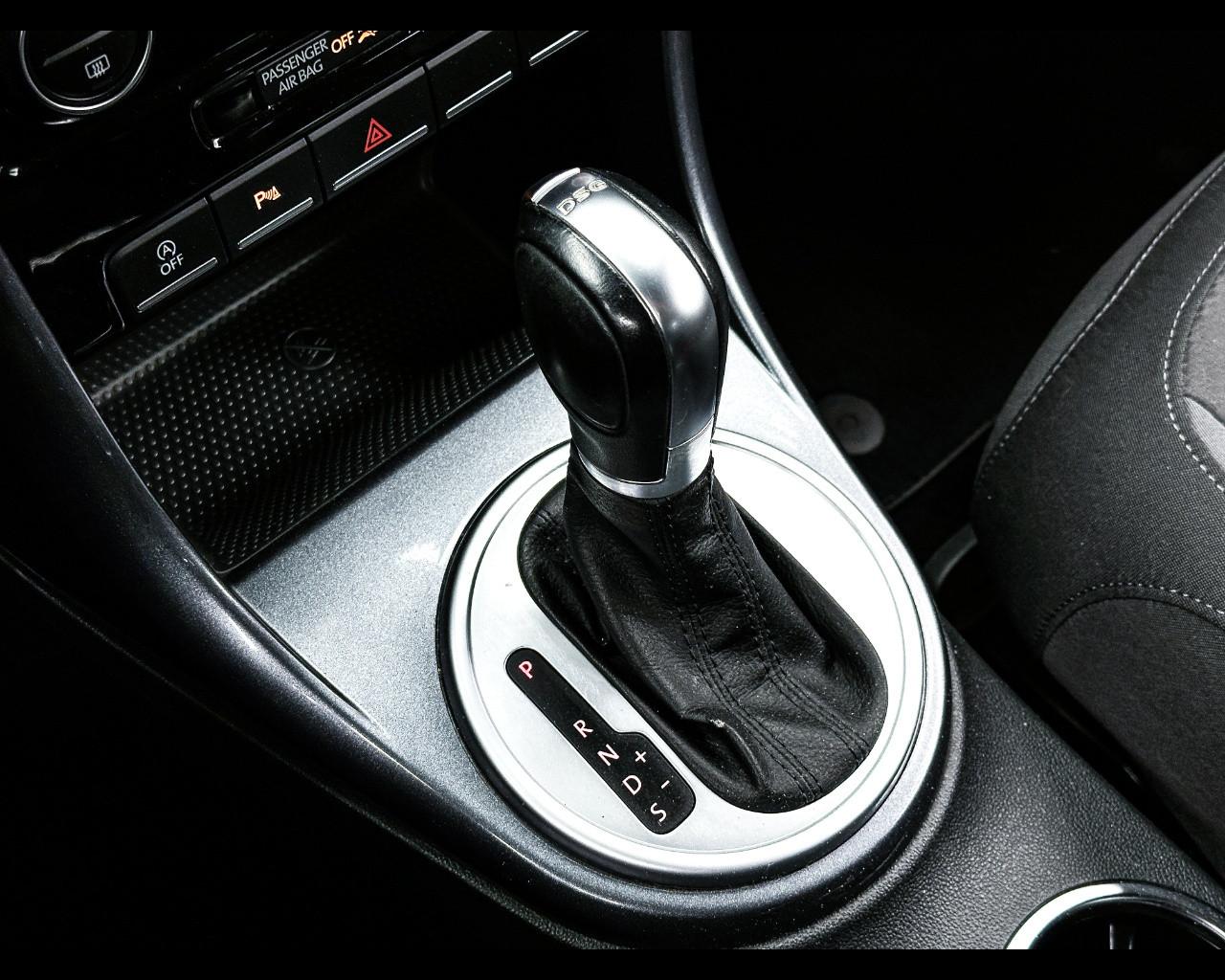 VOLKSWAGEN Maggiolino Cabrio 2.0 TDI DSG 150 CV R-LINE