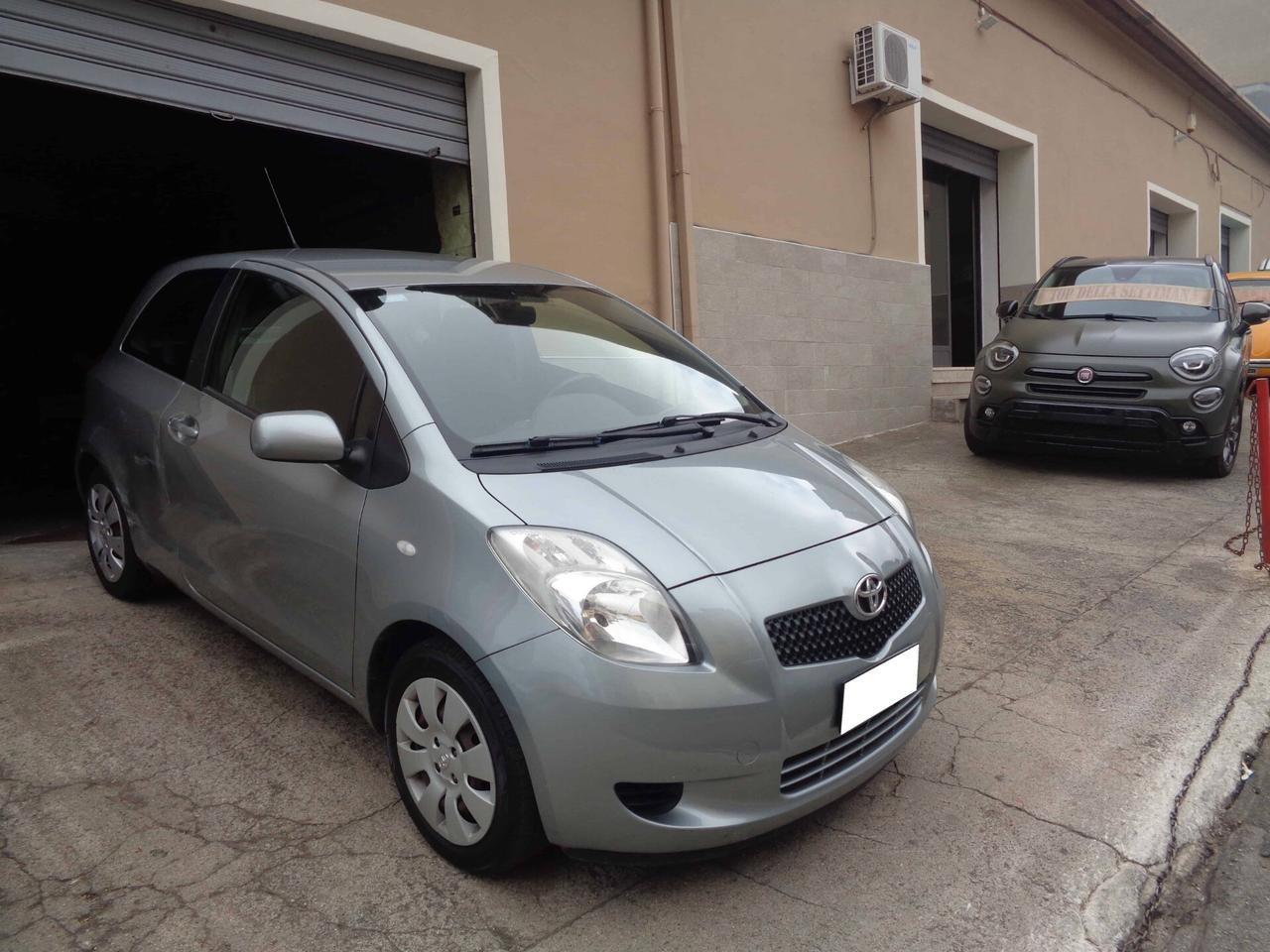 Toyota Yaris 1.3 3 Porte (FINANZIABILE)