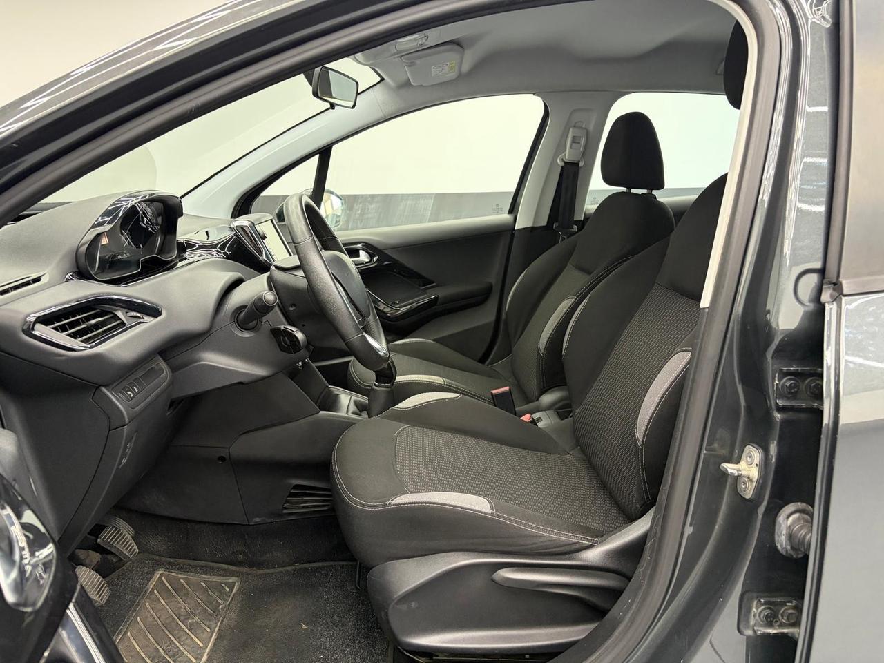 Peugeot 208 PureTech 82 5 porte Allure