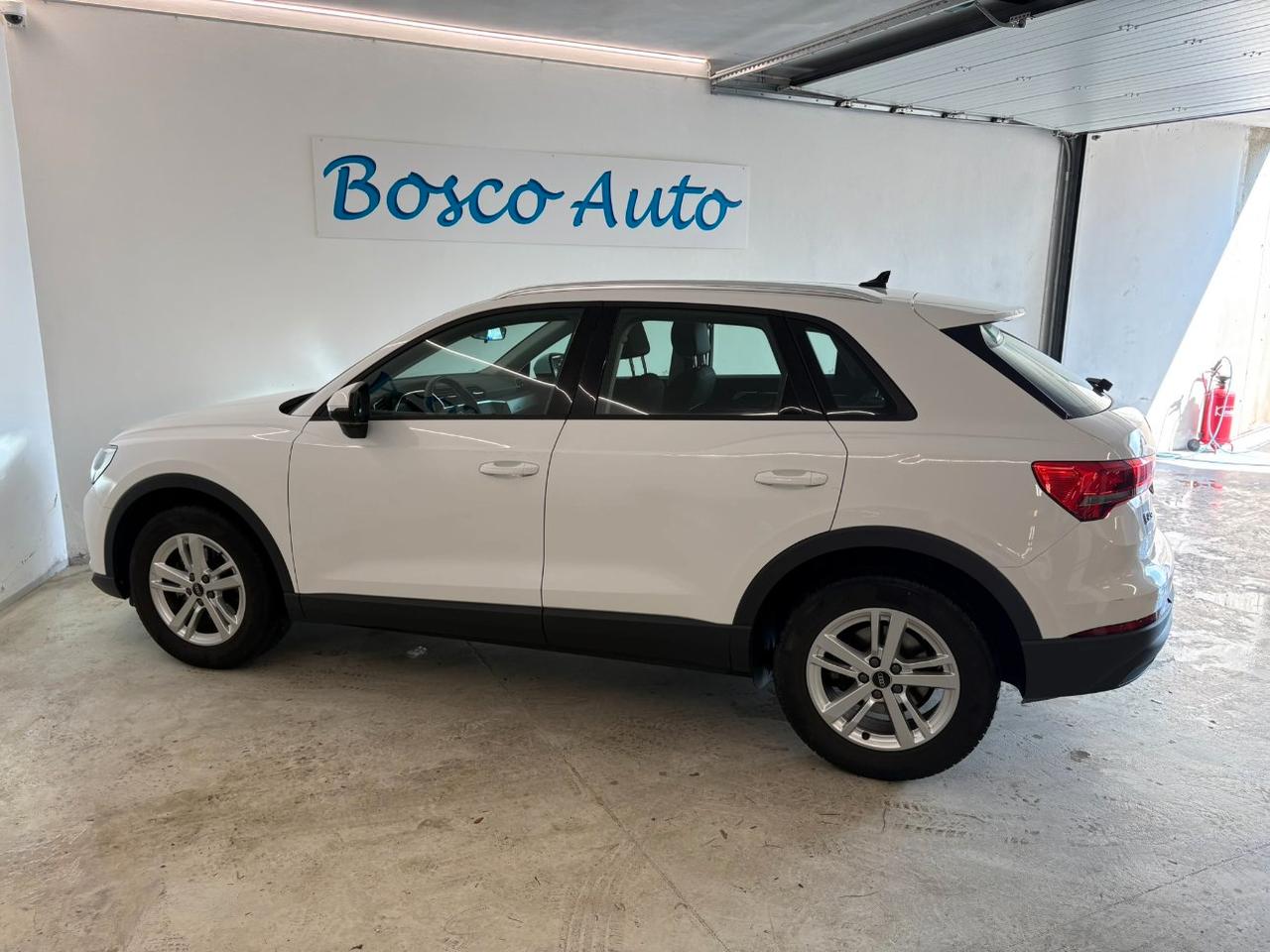 Audi Q3 35 1.5 tfsi mhev s-tronic