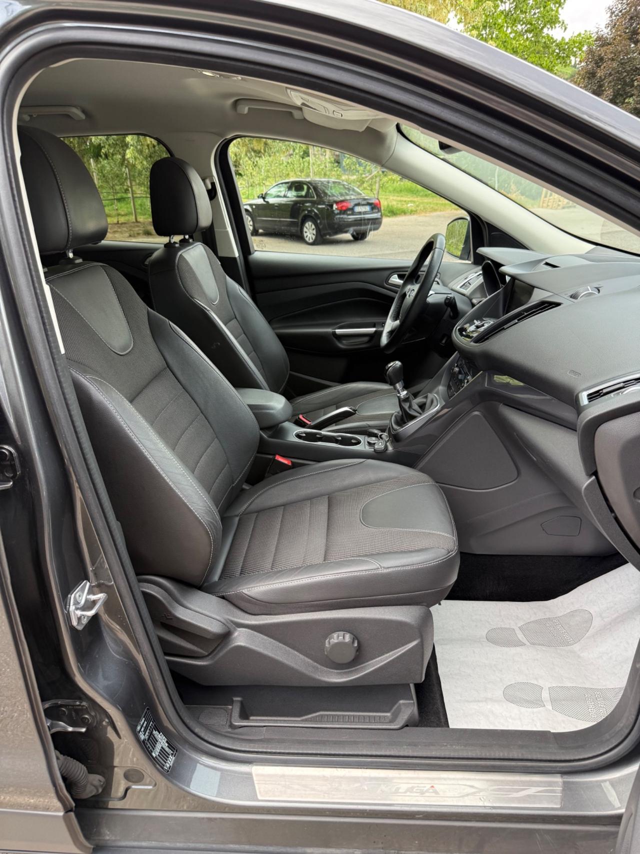 Ford Kuga 2.0 TDCI 150 CV S&S 4WD Vignale