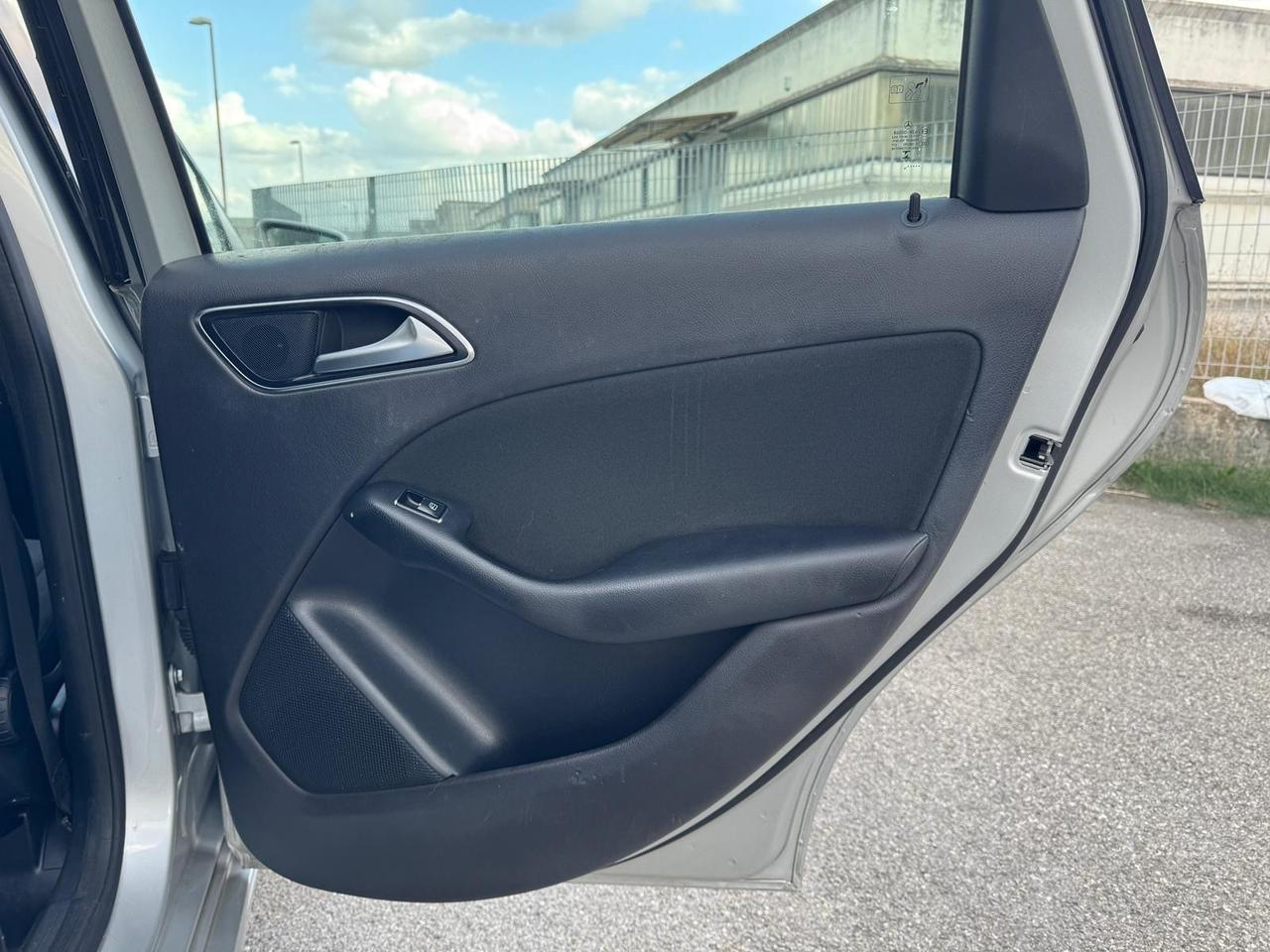 Mercedes-benz B 180 d Premium