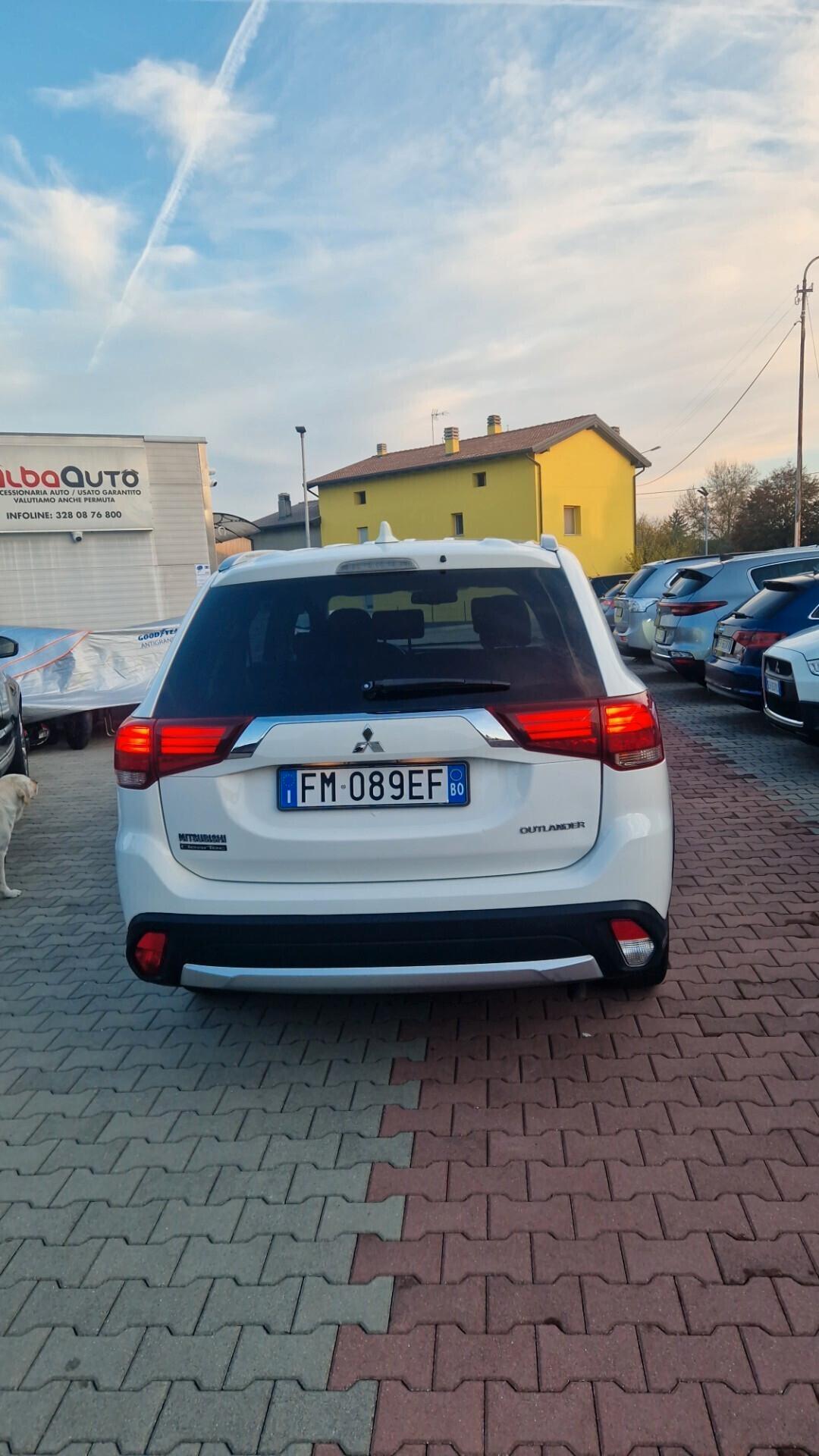 Mitsubishi Outlander 2.2 DI-D 4WD 7p.. garantito 12M