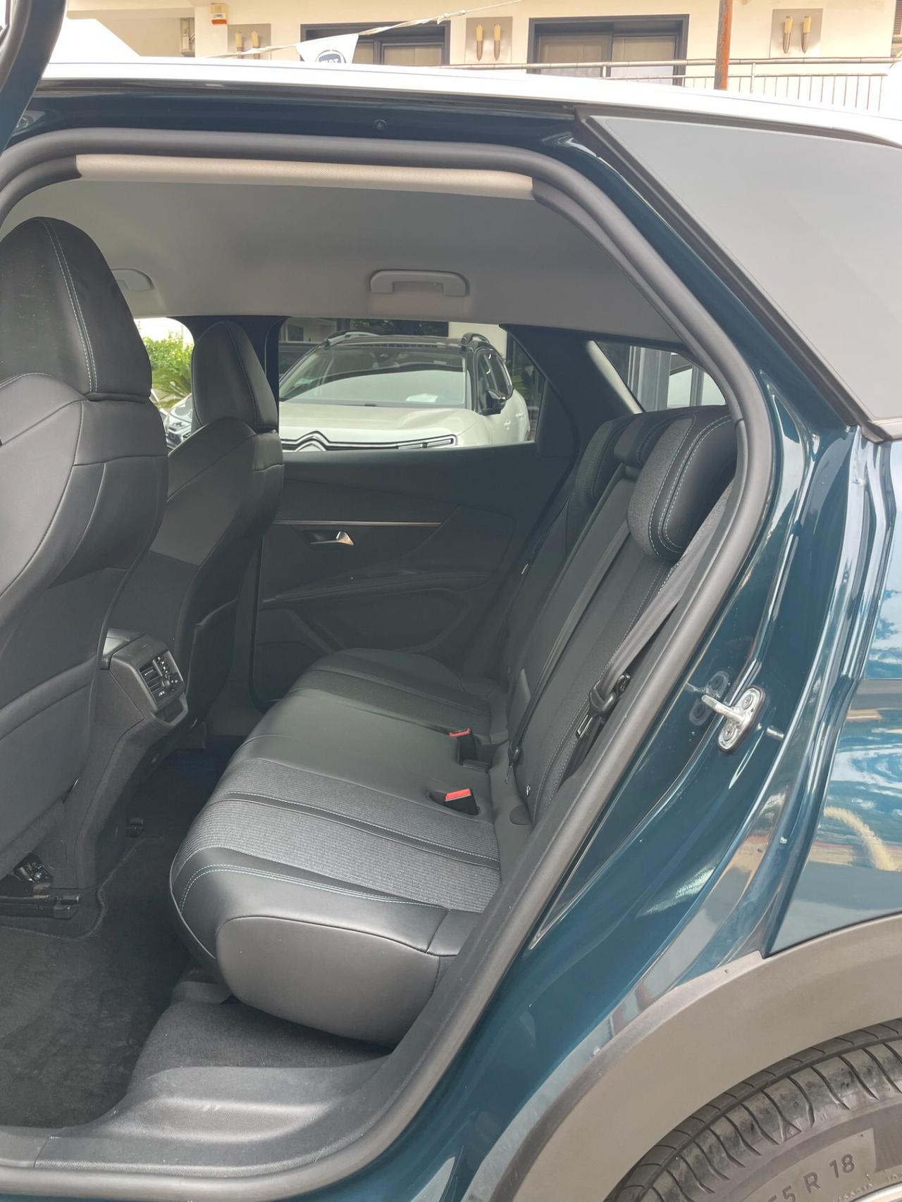 PEUGEOT 3008 BlueHDi 130 S&S EAT8 ALLURE