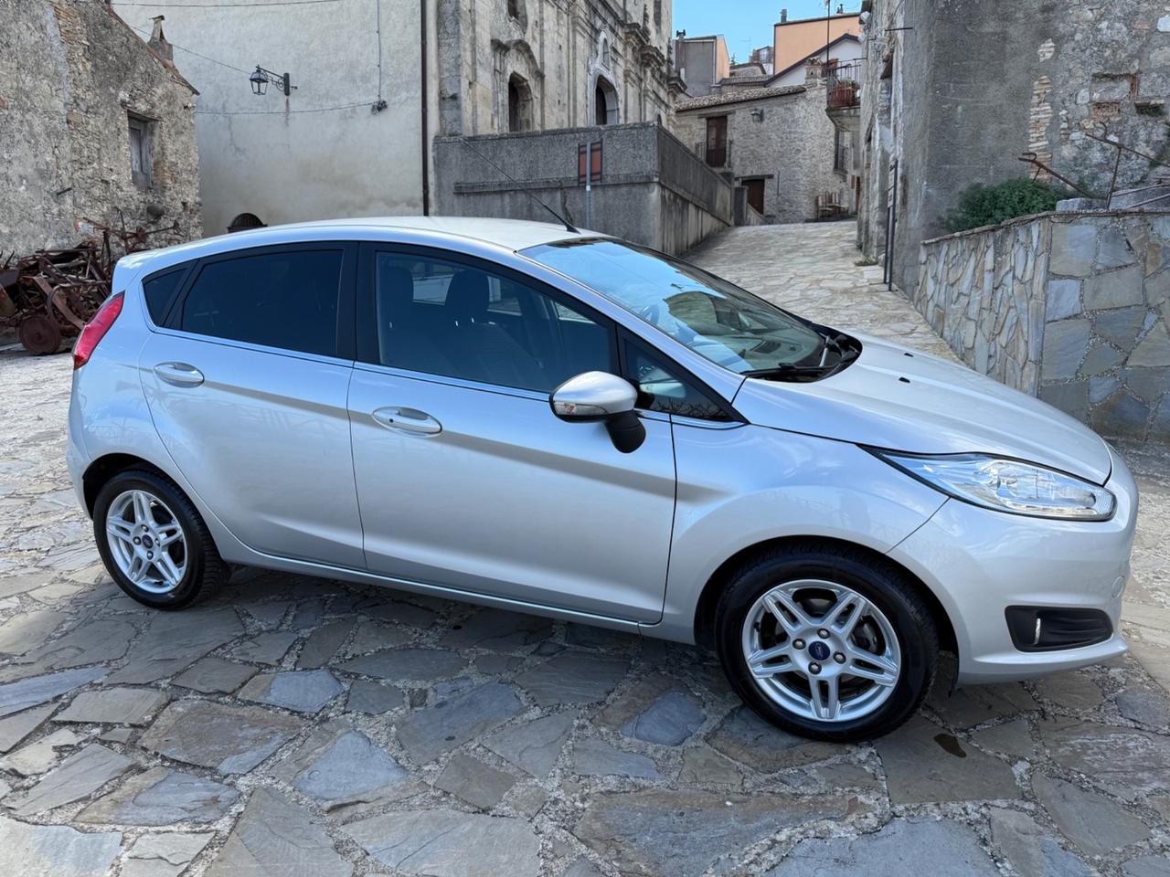 Ford Fiesta 1.5 TDCi 75CV 5 porte Titanium