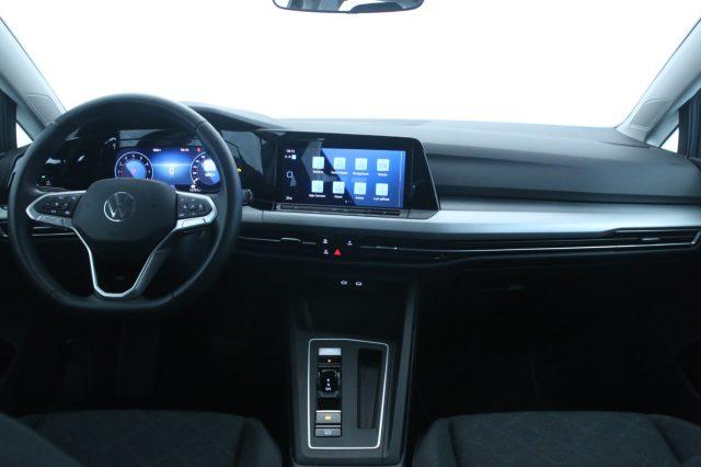 VOLKSWAGEN Golf 1.0 eTSI EVO DSG Life / Neopatentati