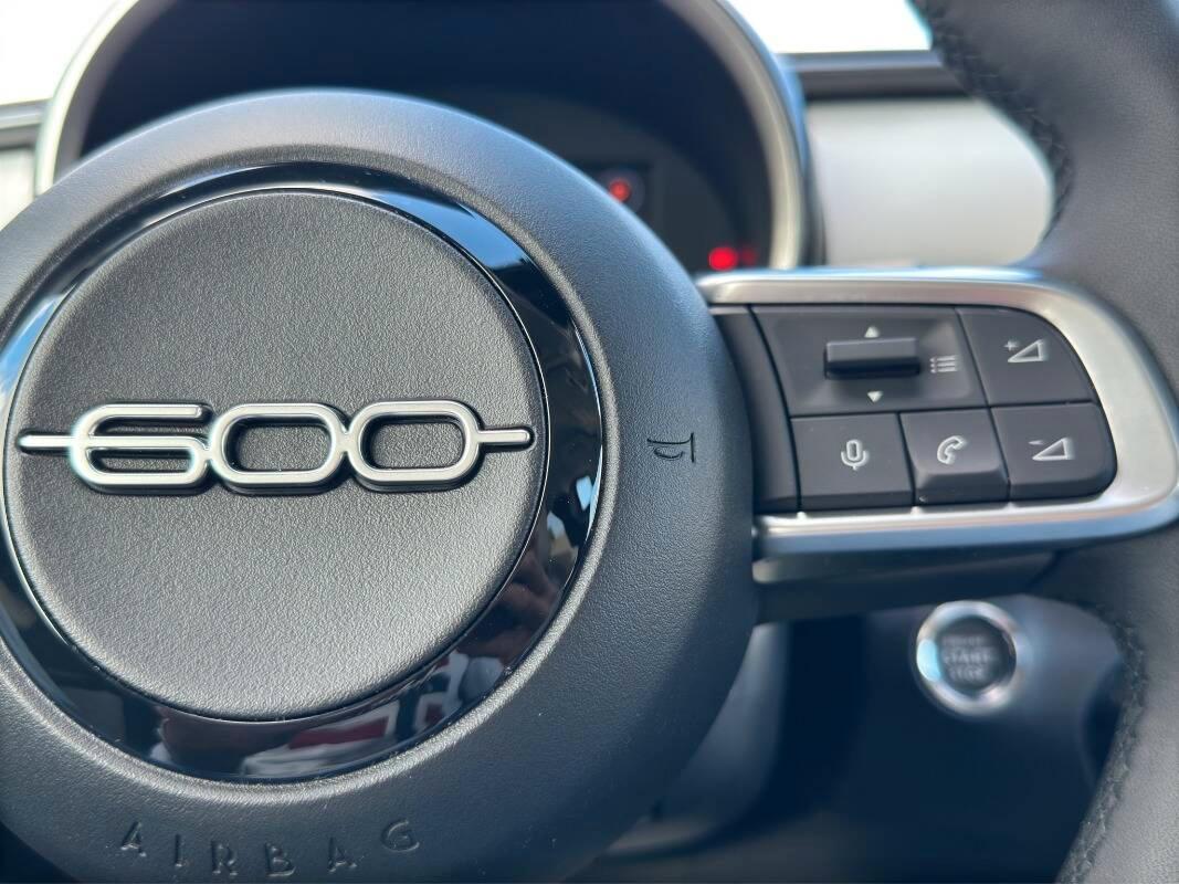 Fiat 600 1.2 hybrid La Prima 110cv AUTOM E TELECAM