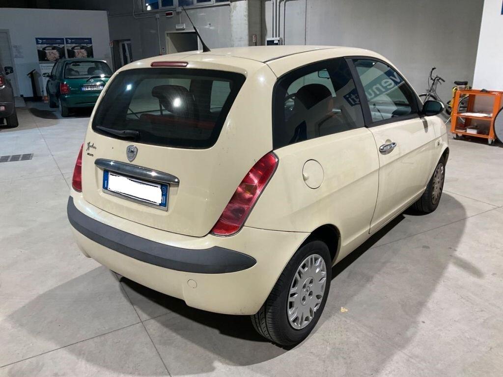 Lancia Ypsilon 1.2 Argento