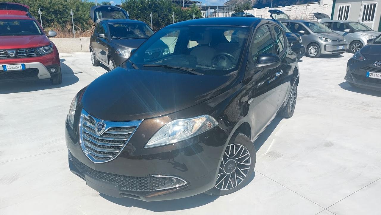 Lancia Ypsilon 1.2 69 CV 5 porte 2013