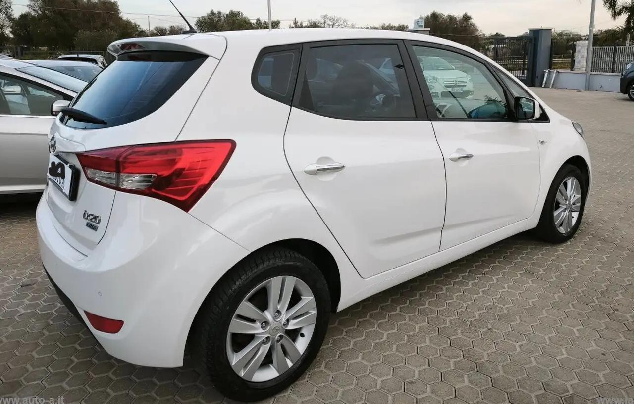 Hyundai iX20 1.4 CRDI 90 CV "XPossible NAVI + RETROCAMERA"