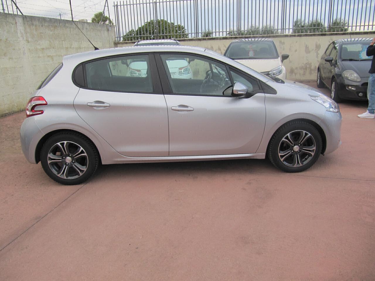 Peugeot 208 1.2 VTi 82 CV 5 porte Allure