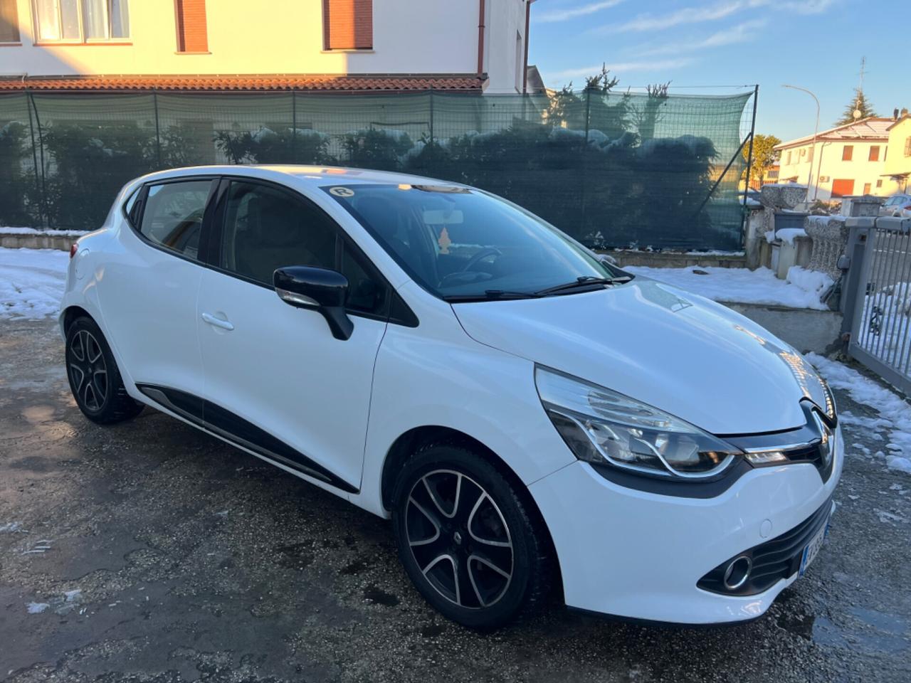 RENAULT CLIO 1.5 DIESEL EURO 5B OTTIMA NEOPATENTATI