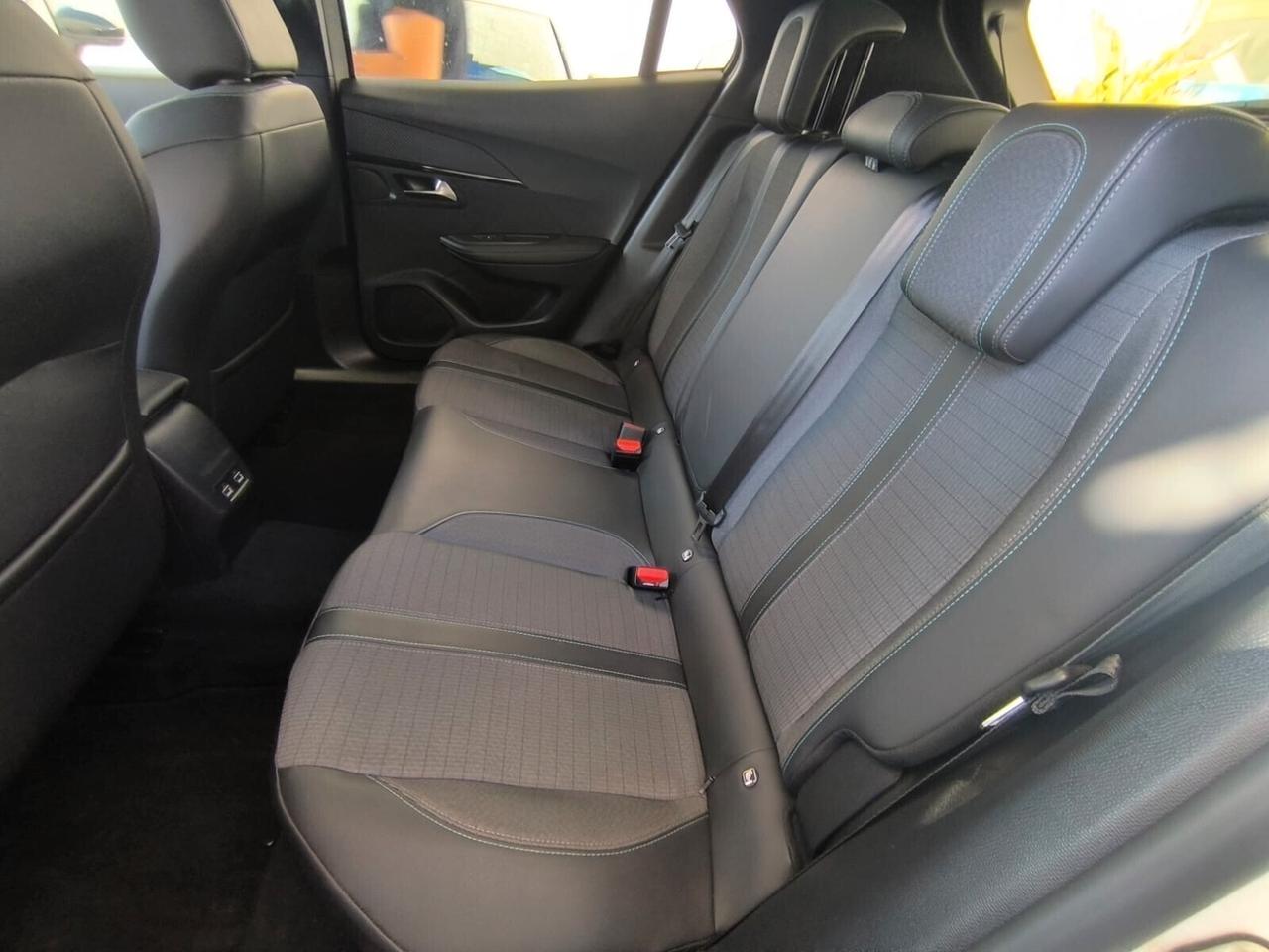 Peugeot 2008 1.5 BlueHDi 130 S&S EAT8 Allure 2021