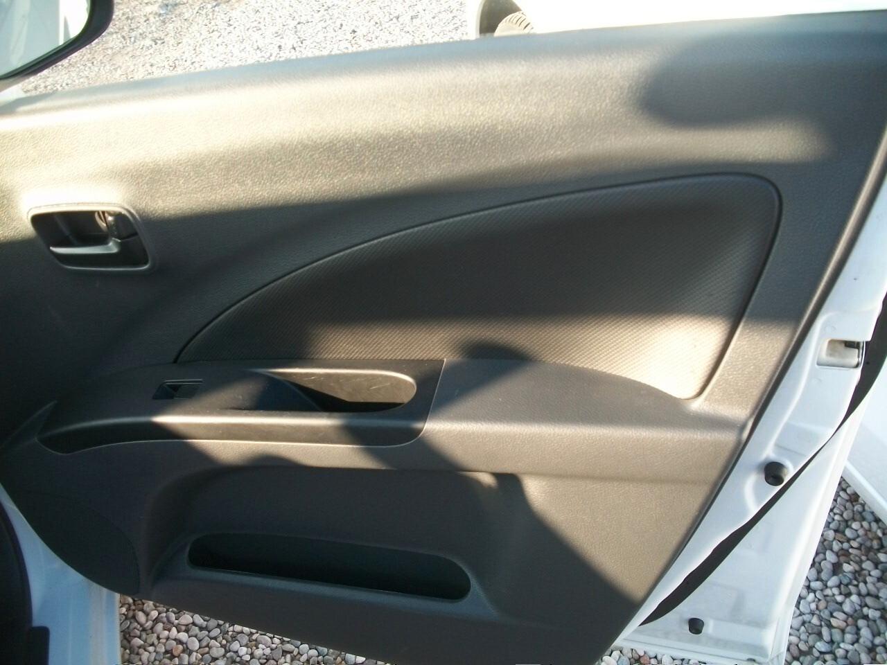 Suzuki Celerio 1.0 Easy CC 1000 EURO 06 BENZINA SI NUOVI PATENTATI KM 85518 05 PORTE GARANZIA UN ANNO IMMAT 30/07/2018 COLOR BIANCA