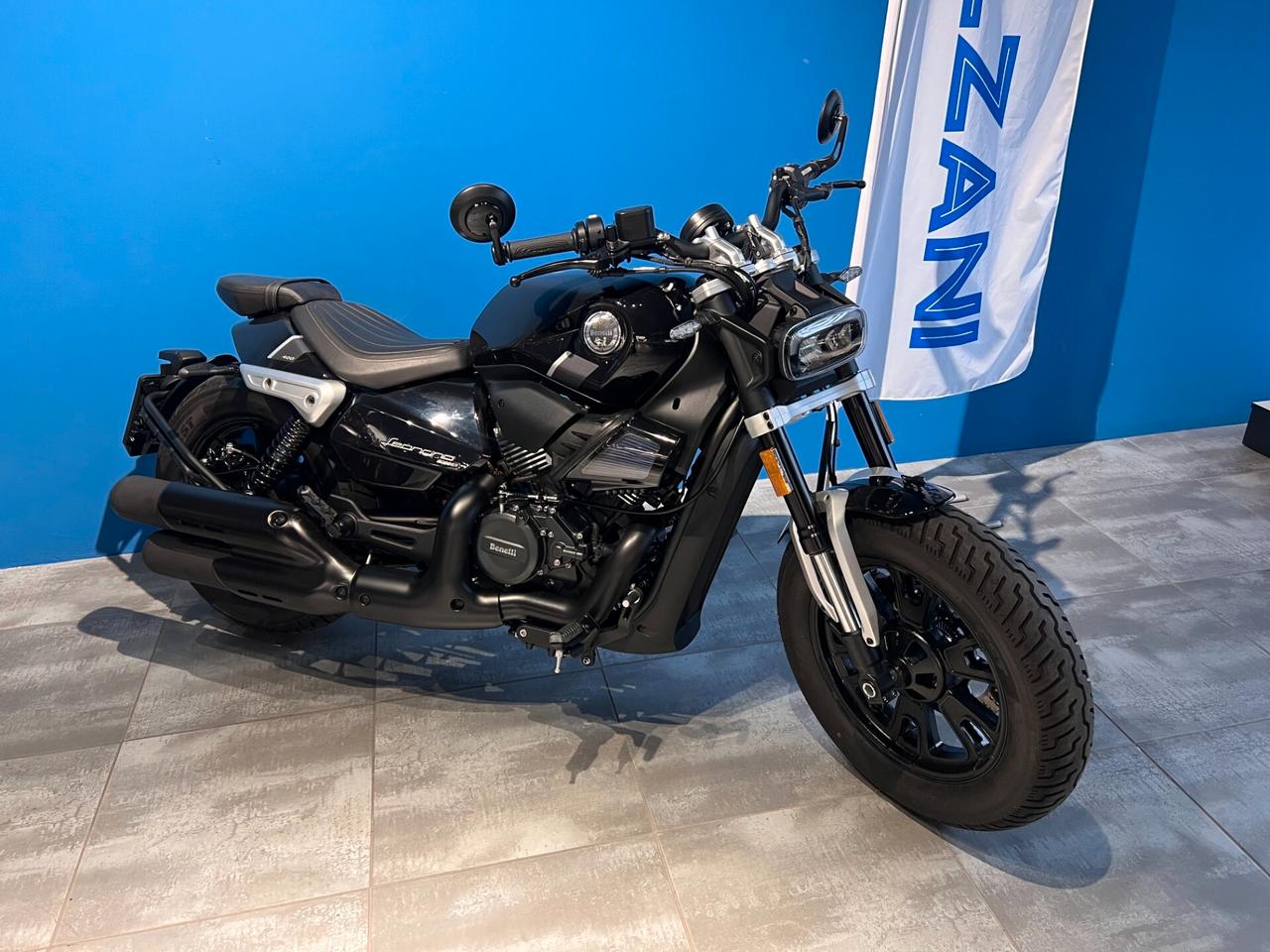 Benelli Leoncino 400 Bobber