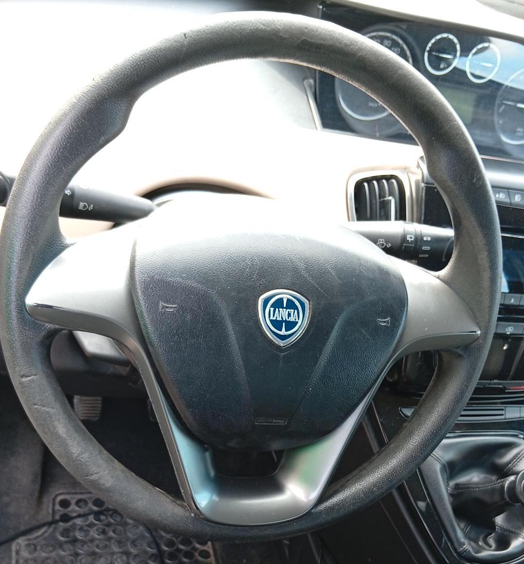 Lancia Ypsilon 1.2 69 CV 5 porte GPL Ecochic Gold