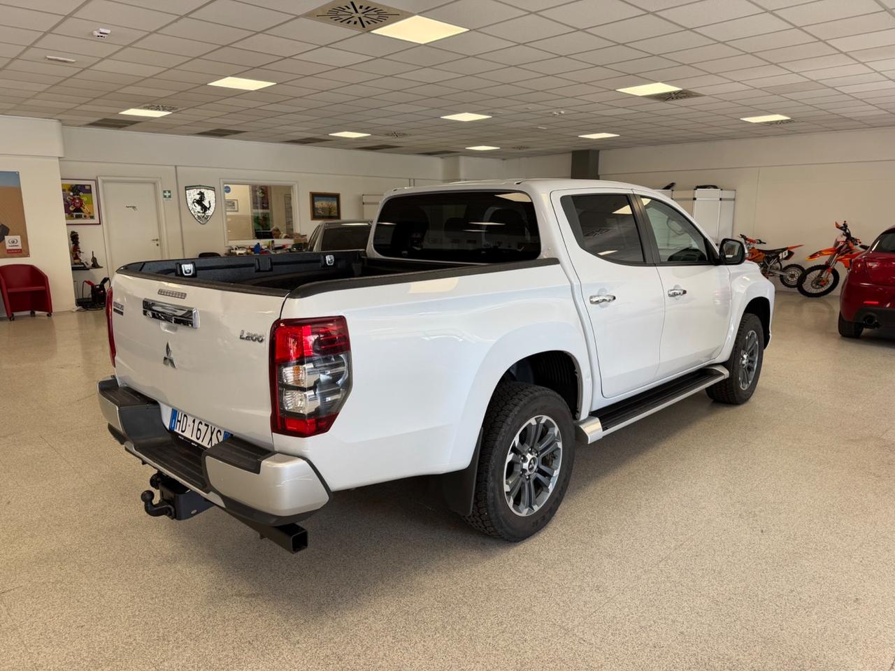 Mitsubishi L200 2.3 D 4x4 Super Select Diamond