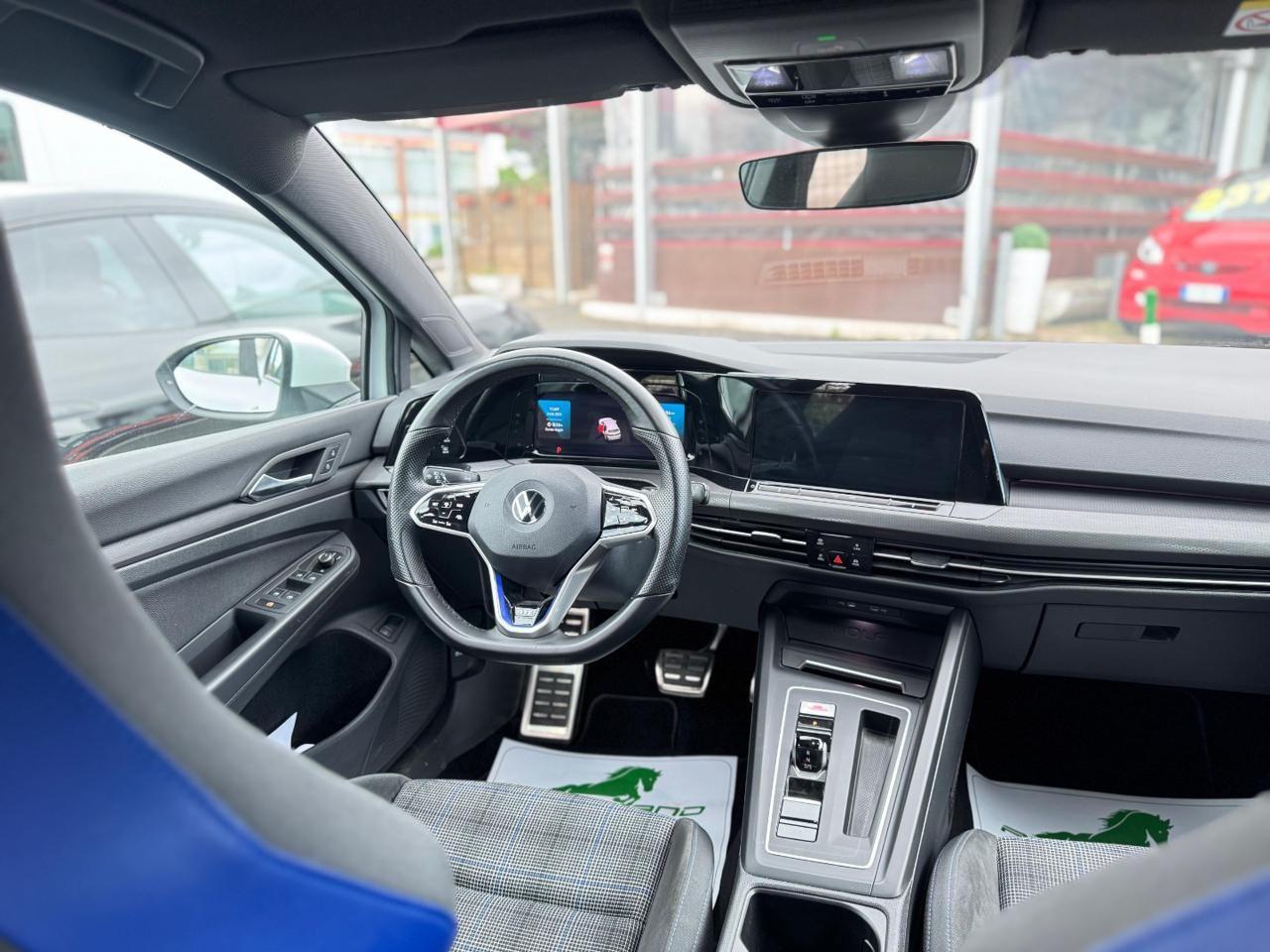 VOLKSWAGEN Golf GTE 245cv Finanziabile
