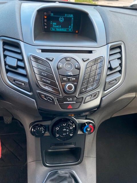 Ford Fiesta 1.5 TDCi 75CV 5 porte Titanium