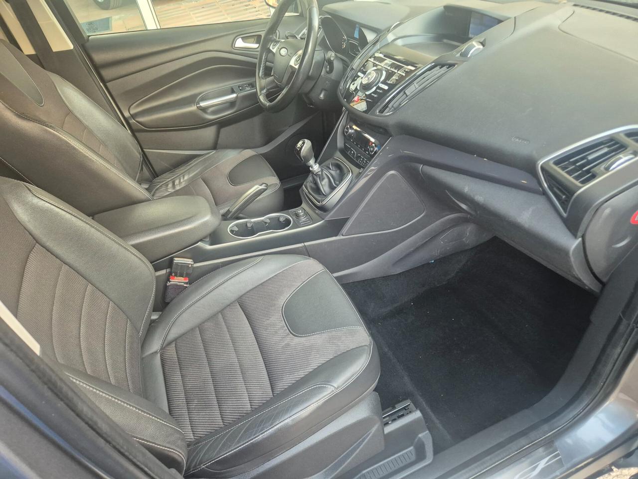 FORD KUGA ANNO 2014 2.0 TDCI 140 CV TITANIUM KM CERTIF