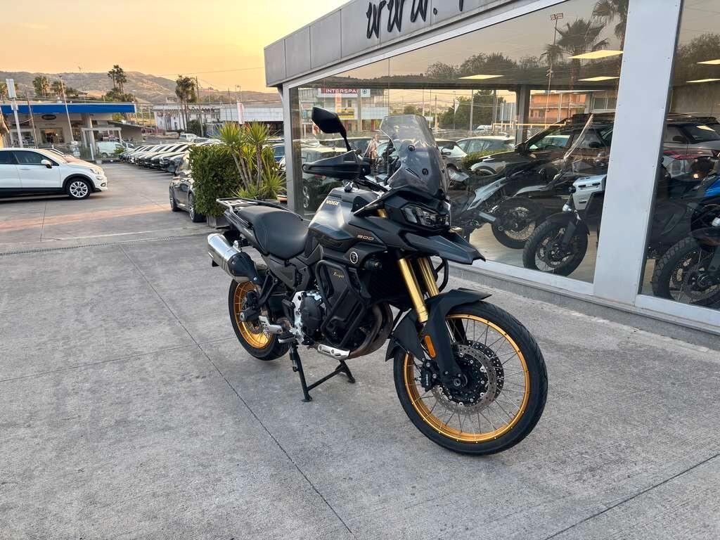 Voge Valico 900 DSX 2024 / KM 13.000 Tua a solo 69 Euro al mese