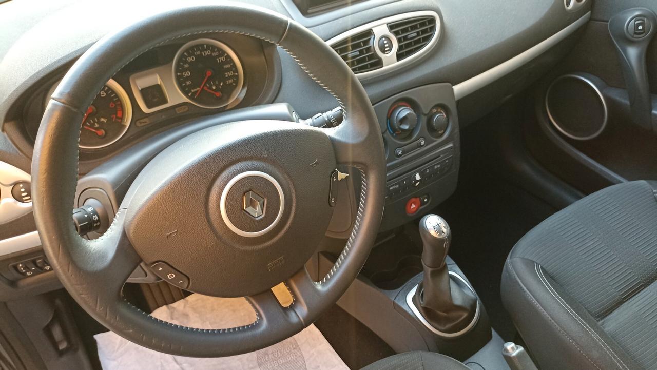 Renault Clio 1.2 16V 5 porte Dynamique