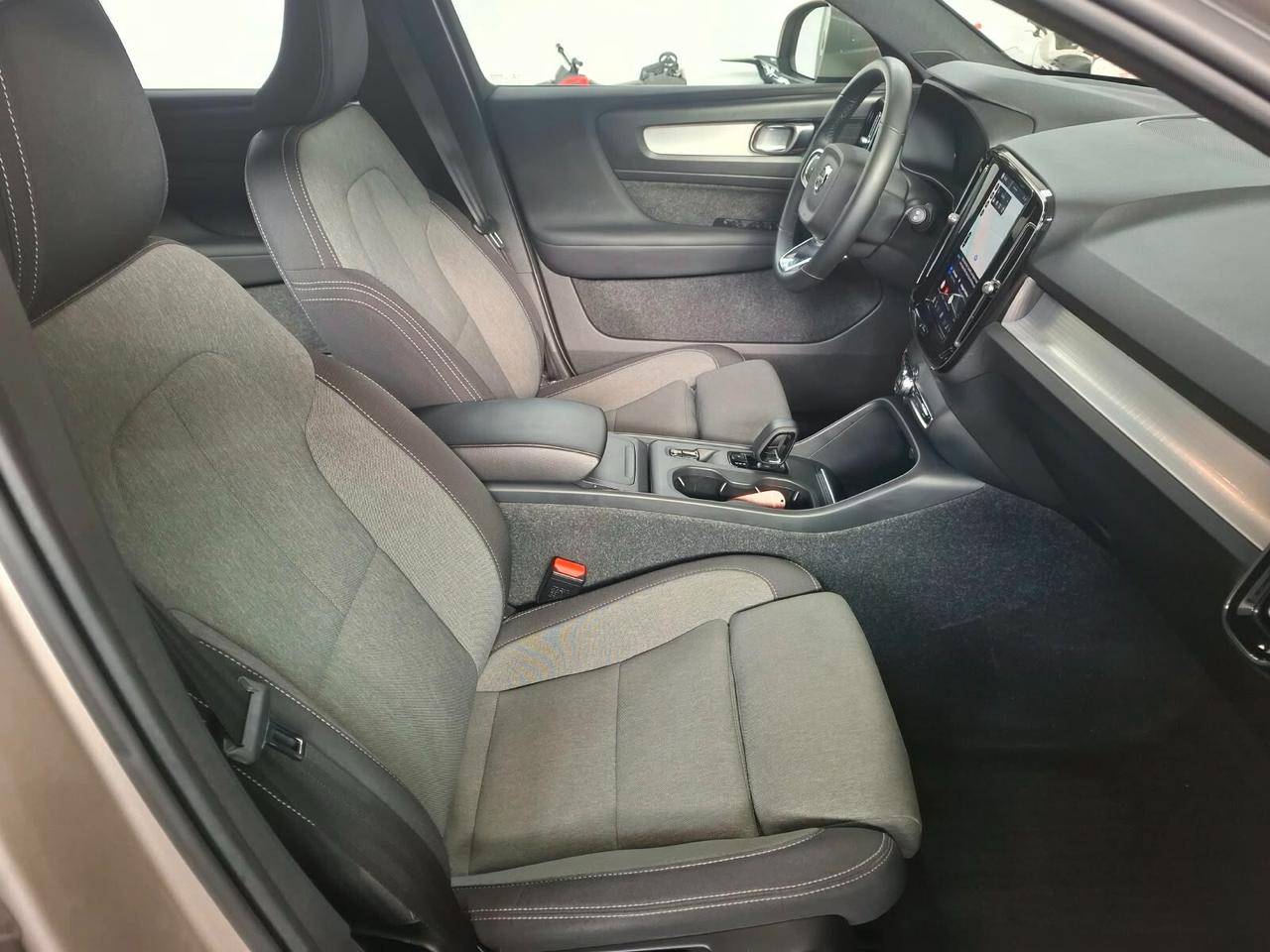 Volvo XC40 B3 automatico Ultimate Bright