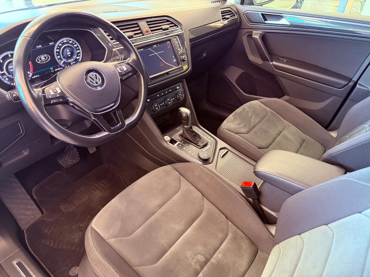 Volkswagen Tiguan 2.0 TDI SCR DSG 4MOTION Business BMT