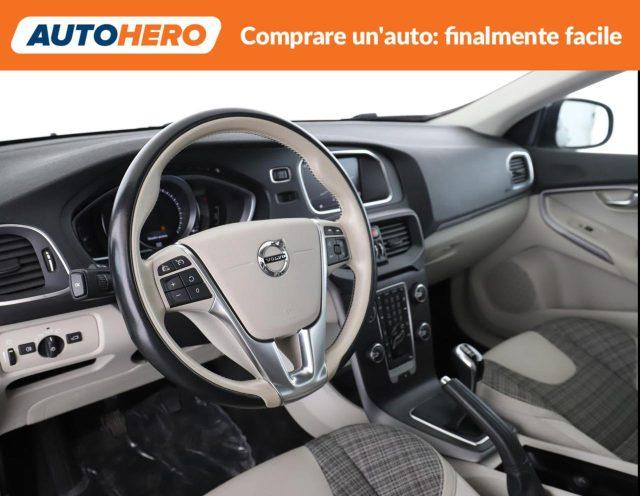 VOLVO V40 T2 Plus