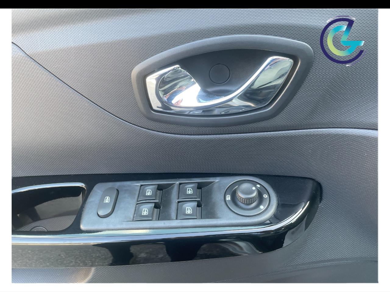 RENAULT Captur I 2013 - Captur 0.9 tce energy R-Link s&s 90cv