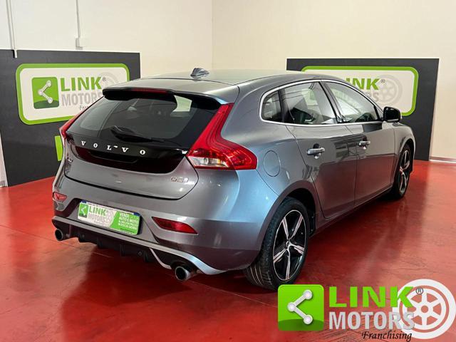 VOLVO V40 D2 R-design Momentum