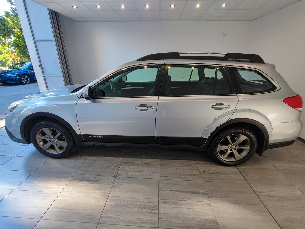 Subaru OUTBACK 2.0D Lineartronic Exclusive