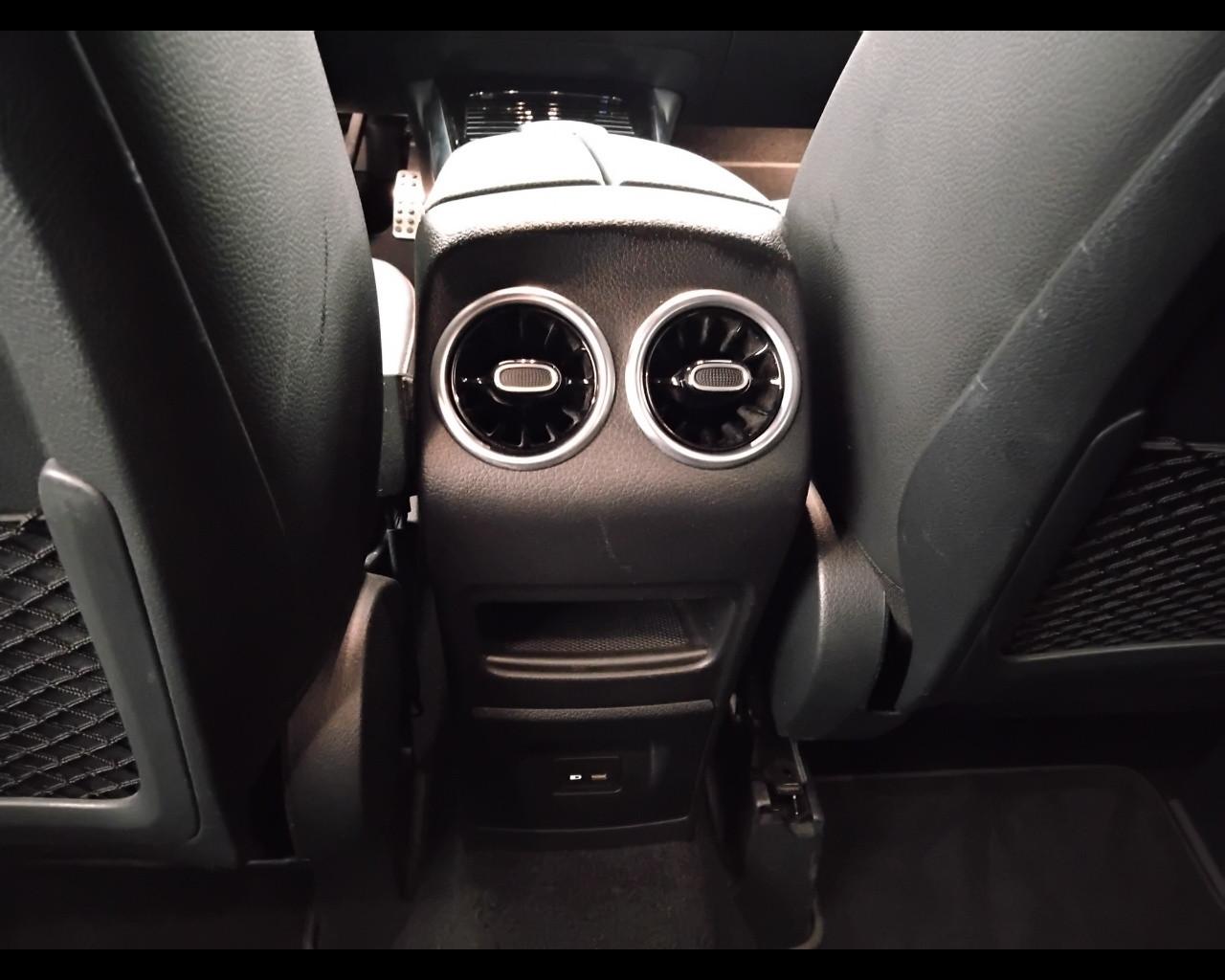 Mercedes-Benz GLA-H247 2020 - GLA 200 d Premium 4matic auto
