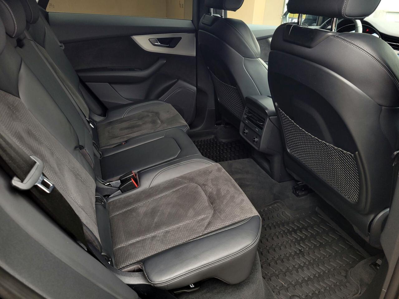 Audi Q8 45TDI S LINE SOSPENSIONI PNEUMATICHE LED MATRIX
