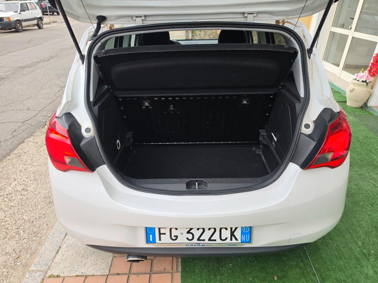 Opel Corsa 1.2 5 porte b-Color