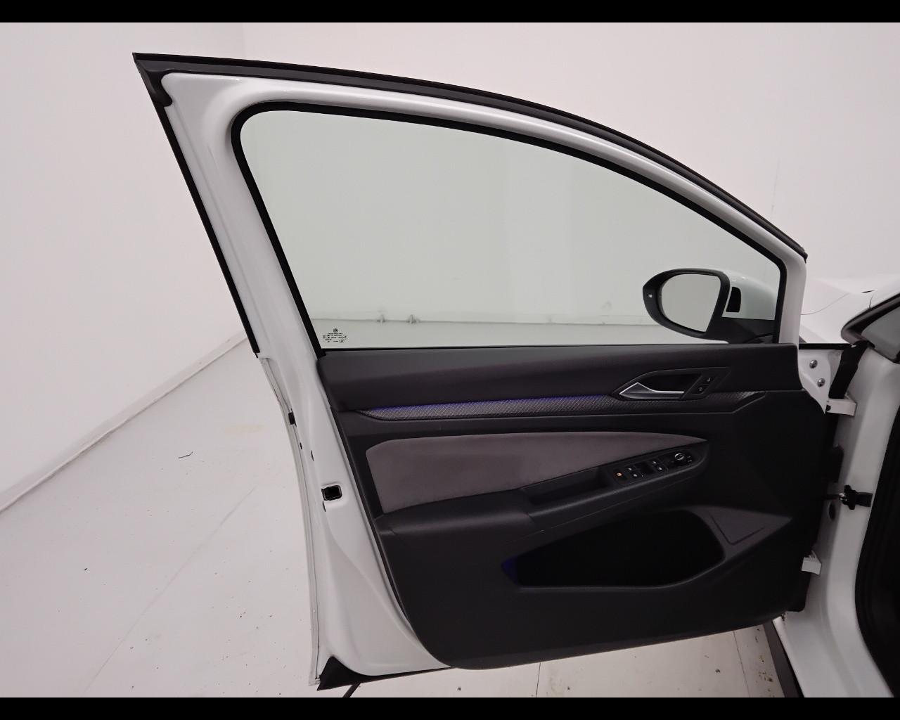 VOLKSWAGEN Golf VIII 2020 - Golf 1.5 tsi evo R-Line 130cv