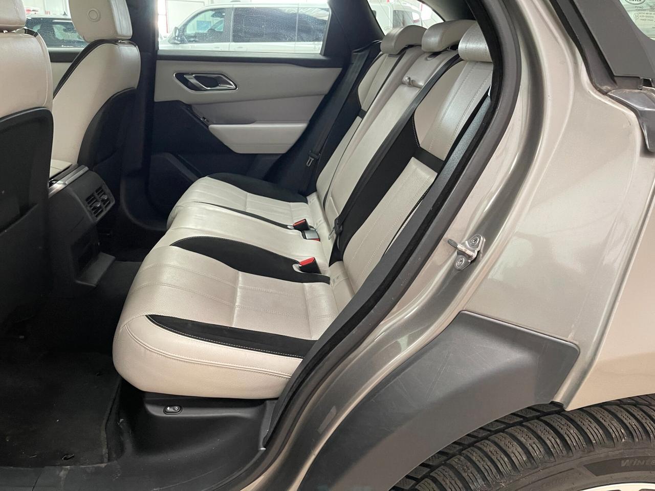 Land Rover Range Rover Velar R-Dynamic 2.0d 240cv c.auto-SOLO PER COMMERCIANTI-LEGGI SOTTO