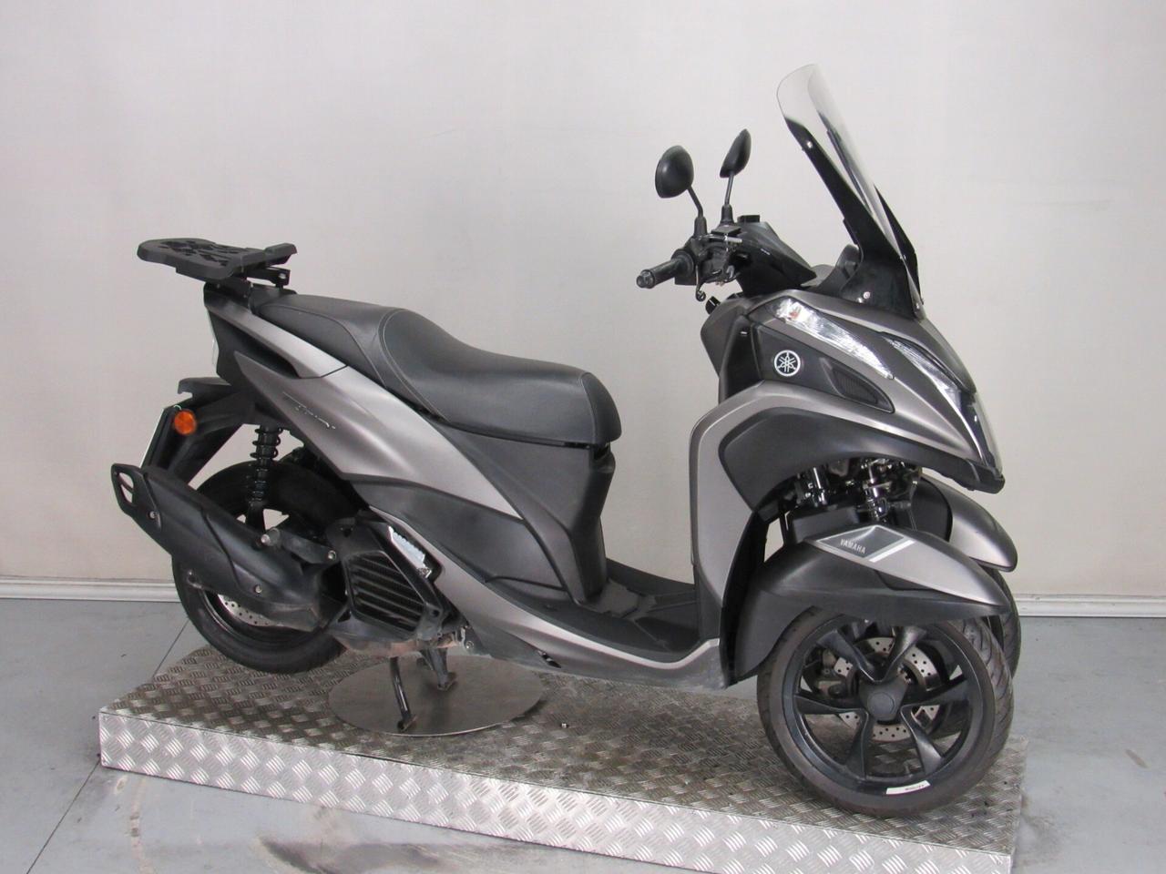 Yamaha Tricity 125 UBS 11 KW PATENTE A1 E B