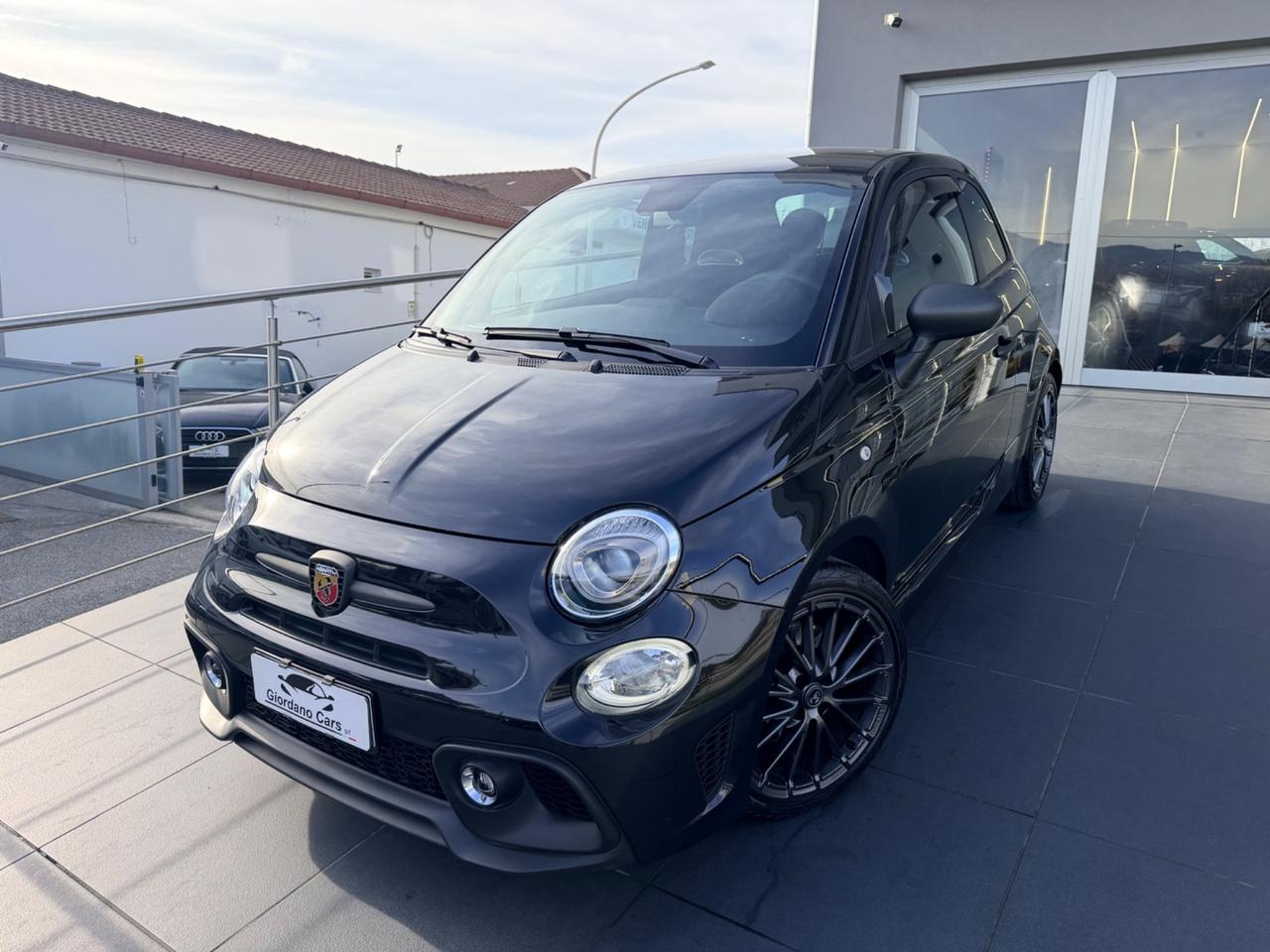 Abarth 595 1.4 Turbo T-Jet 165 CV black edition