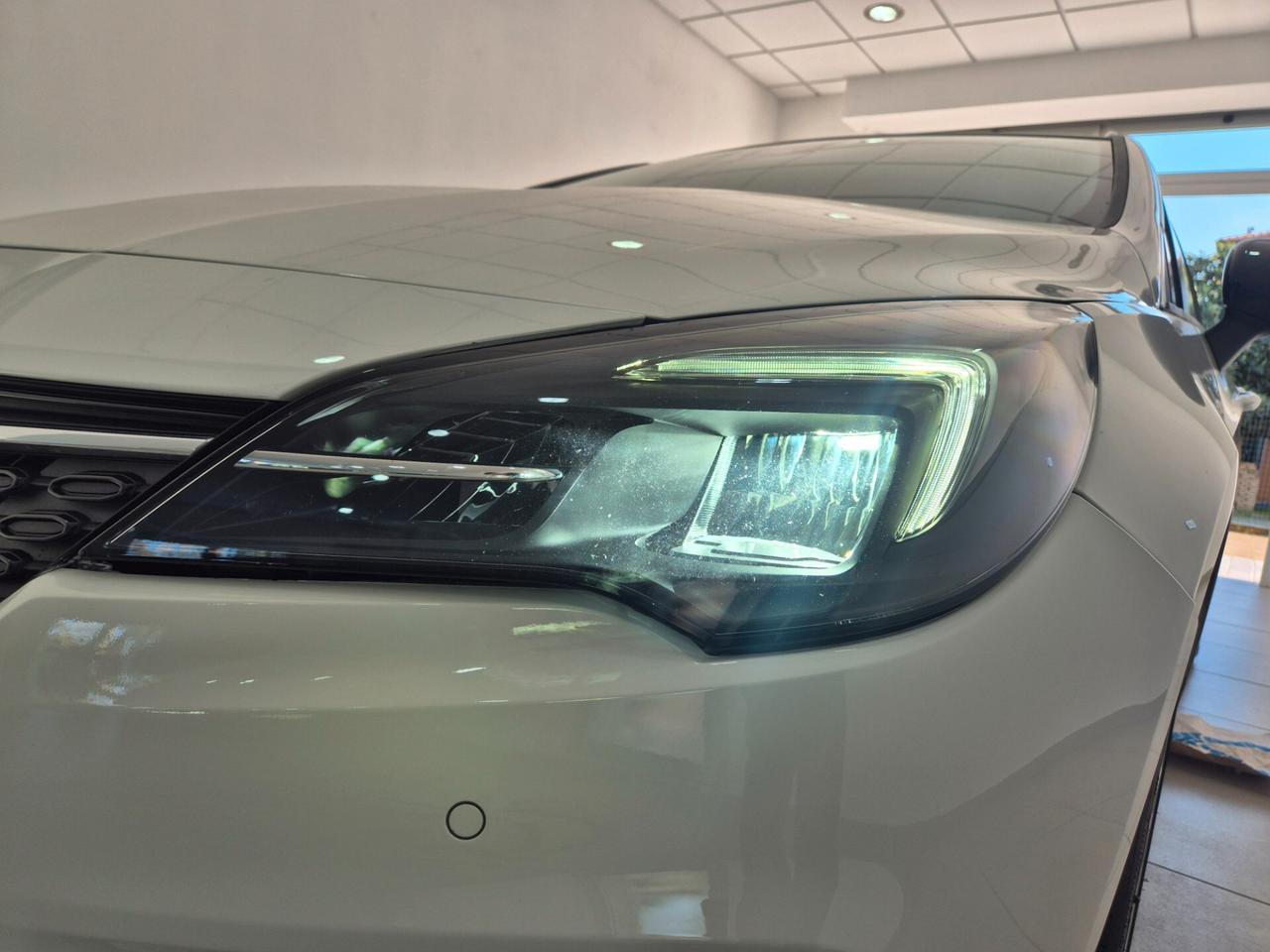 Opel Astra 1.6 CDTi 136CV Sports Tourer Business Elegance