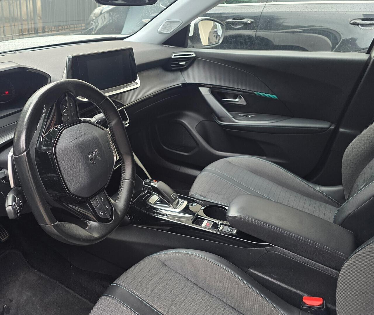 Peugeot 2008 BlueHDi 130 S&S EAT8 Allure Pack